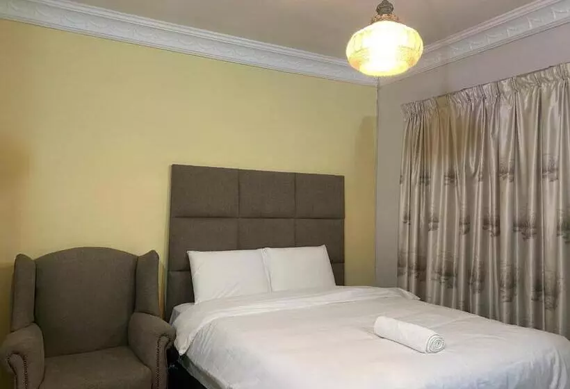 Majatalo Chic Guest House & Solar System Free From Load Shedding