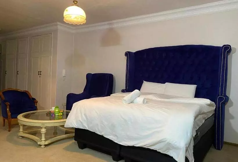 Majatalo Chic Guest House & Solar System Free From Load Shedding