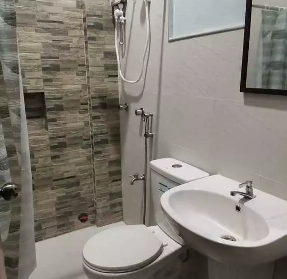 ユースホステル Reddoorz At Gracia S Calzada Inn Camiguin