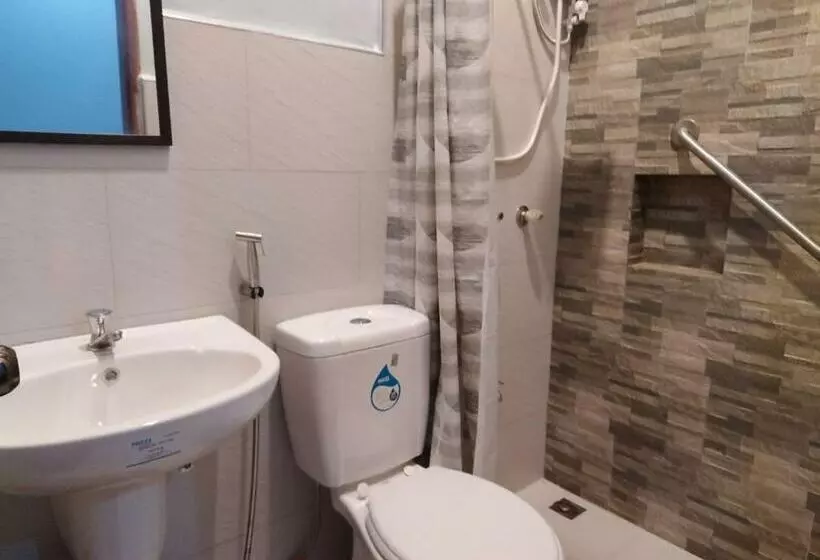 ユースホステル Reddoorz At Gracia S Calzada Inn Camiguin