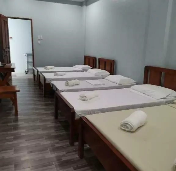 ユースホステル Reddoorz At Gracia S Calzada Inn Camiguin