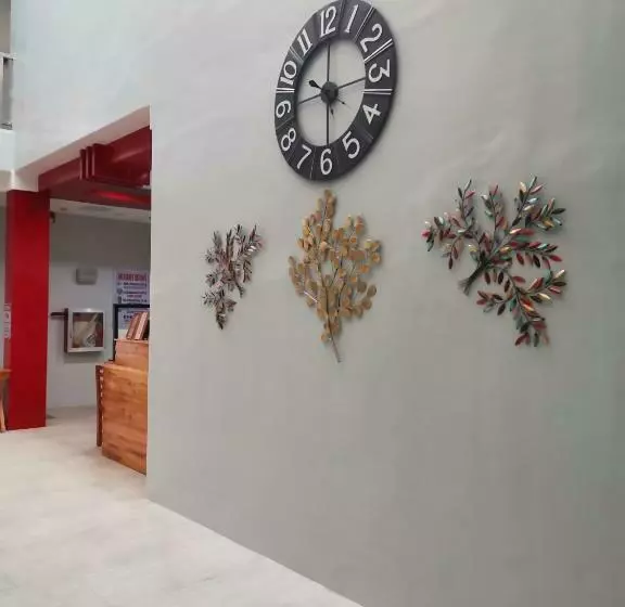 ユースホステル Reddoorz At Gracia S Calzada Inn Camiguin