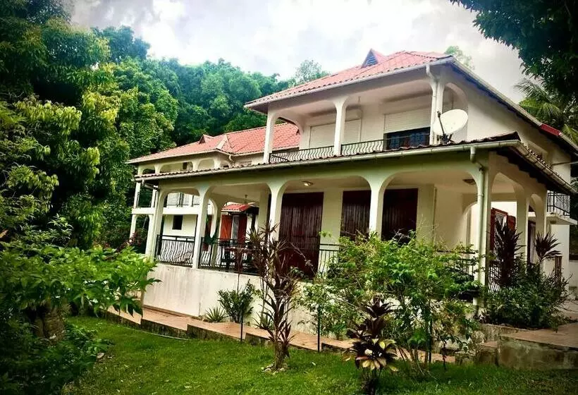 پانسیون La Canopée Enchantée, Chambres D Hôtes, Piscine, Proche Aéroport, Gare Maritime