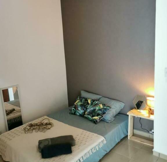 Пансион La Canopée Enchantée, Chambres D Hôtes, Piscine, Proche Aéroport, Gare Maritime