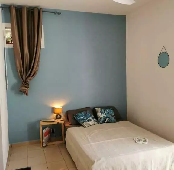 پانسیون La Canopée Enchantée, Chambres D Hôtes, Piscine, Proche Aéroport, Gare Maritime