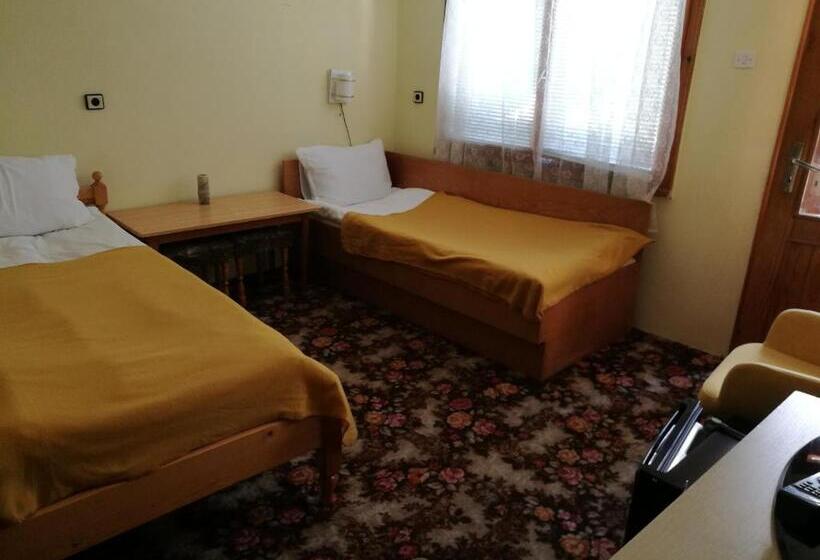 Bed and Breakfast самостоятелни стаи в къща за гости балкан