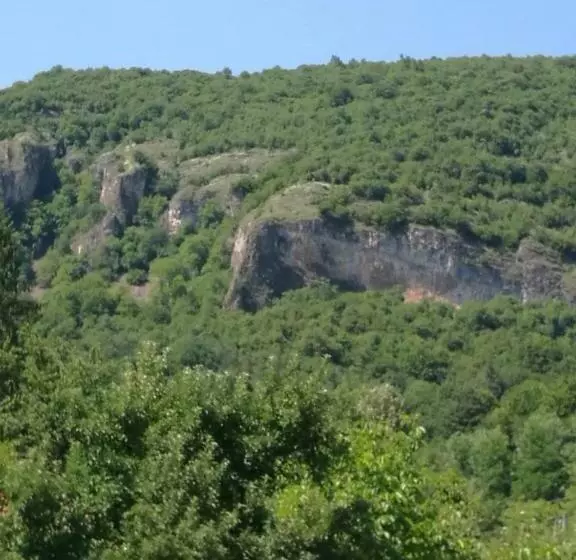 Aamiaismajoitus (B&B) самостоятелни стаи в къща за гости балкан