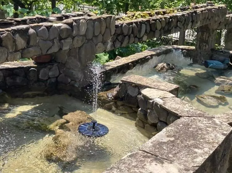 Aamiaismajoitus (B&B) самостоятелни стаи в къща за гости балкан