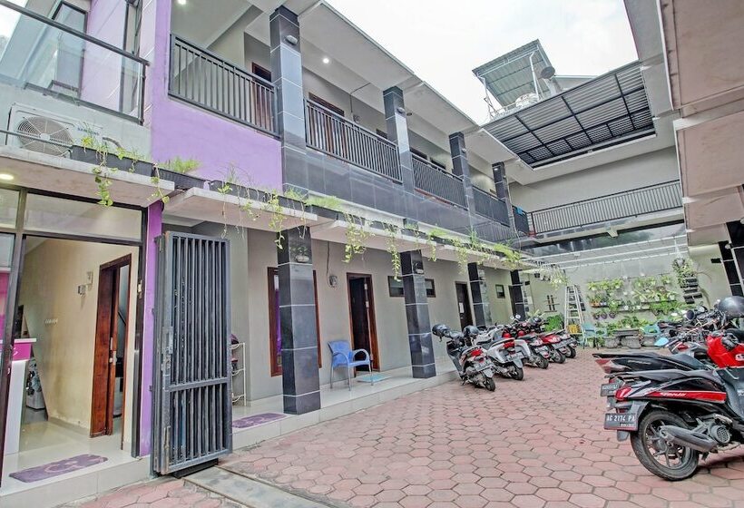 فندق Oyo 91202 Family Guest House Syariah