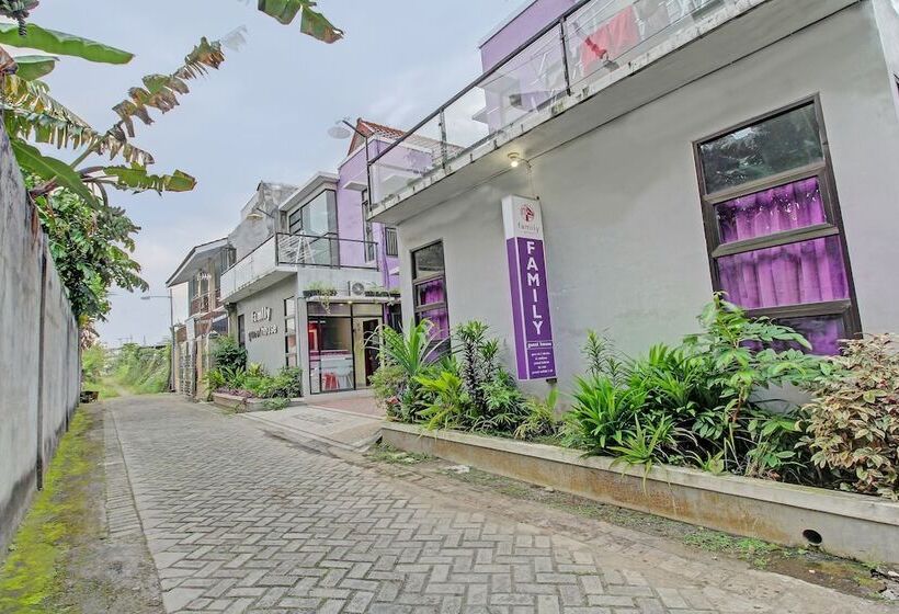 فندق Oyo 91202 Family Guest House Syariah