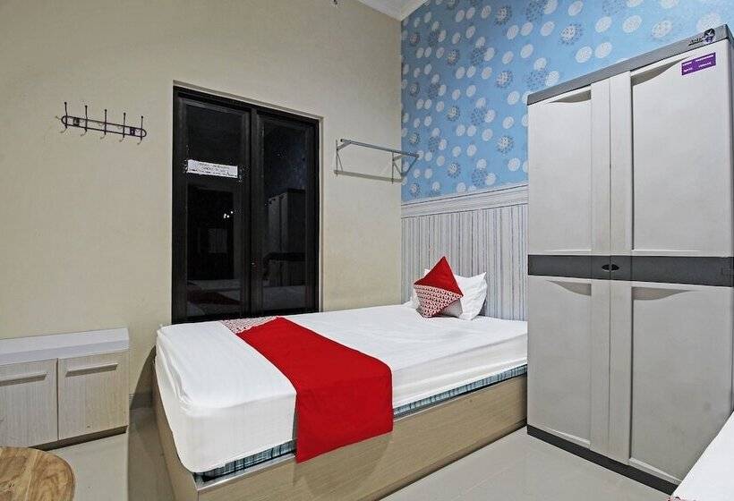 فندق Oyo 91202 Family Guest House Syariah