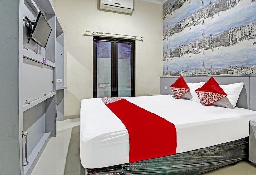 فندق Oyo 91202 Family Guest House Syariah