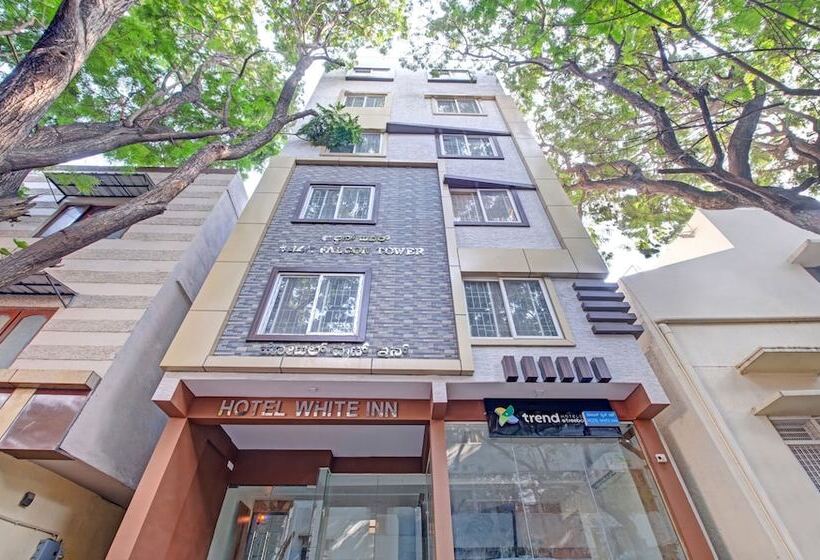 Hotell Treebo White Inn