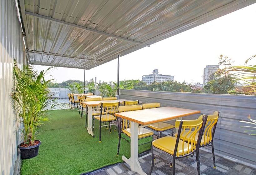 Hotell Treebo White Inn