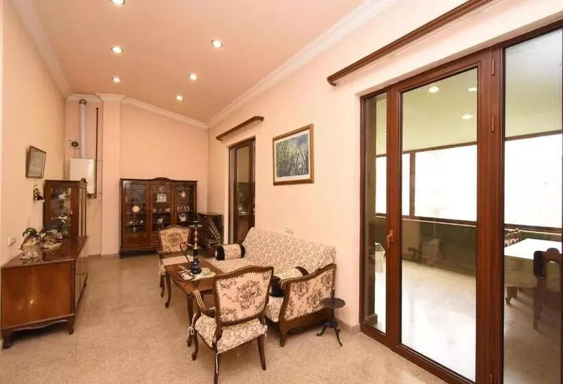 پانسیون Guest House Yerevan