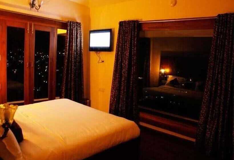 Отель Berry Hills Resort