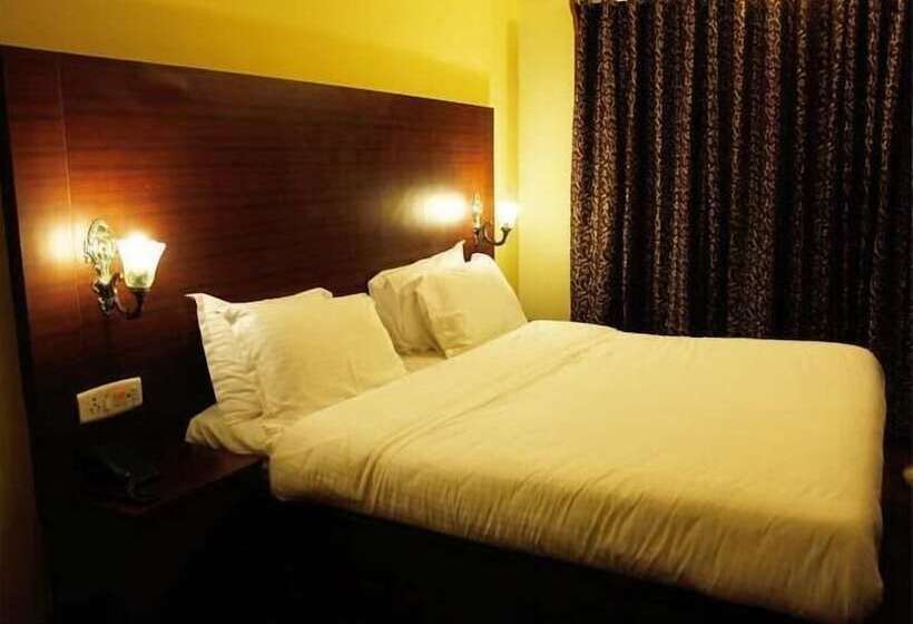 Отель Berry Hills Resort