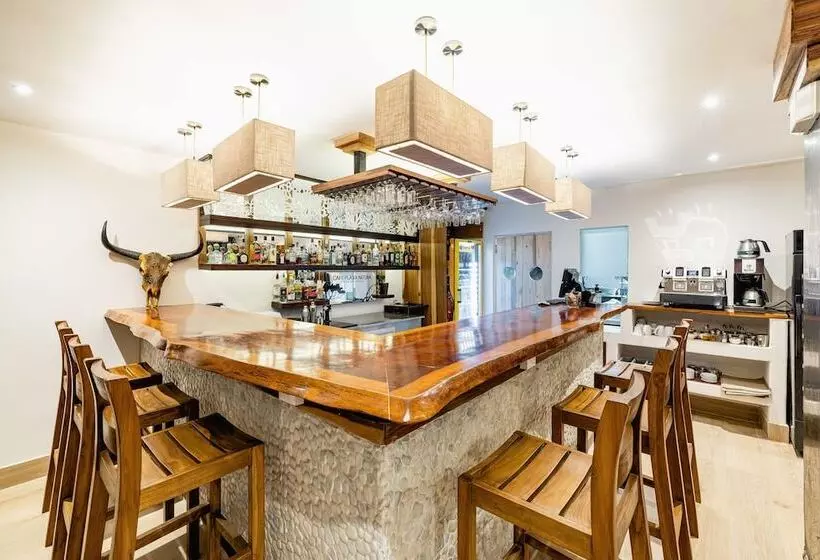 Hotel Cafe Playa Negra