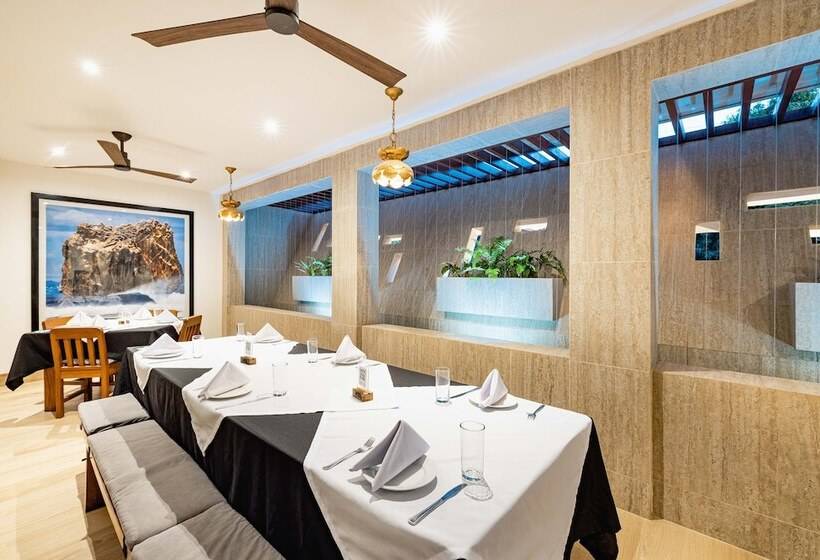 فندق Cafe Playa Negra