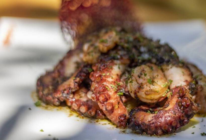 فندق Cafe Playa Negra