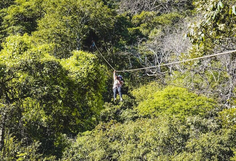 فندق Cafe Playa Negra