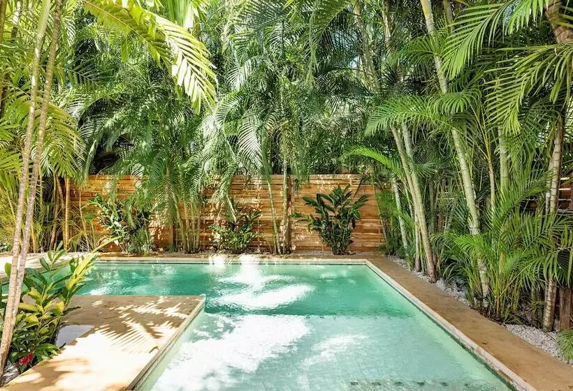 Hotel Cafe Playa Negra