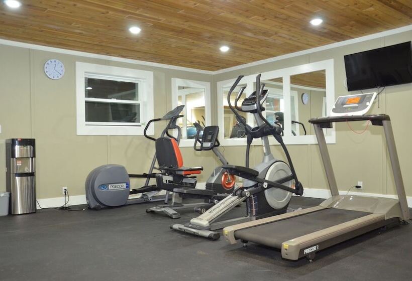 هتل Days Inn By Wyndham Golden