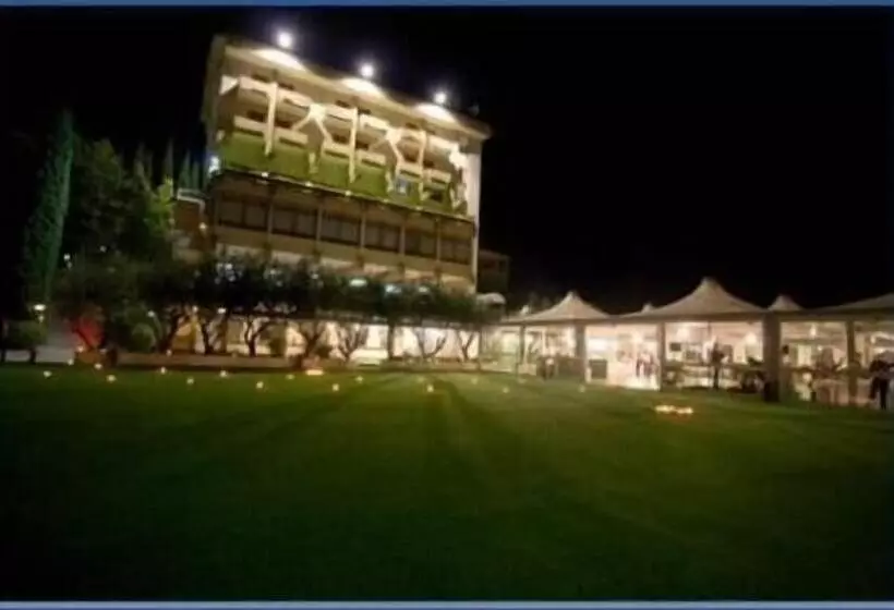 فندق Isola Di Lauria