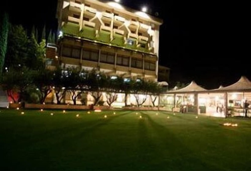 فندق Isola Di Lauria