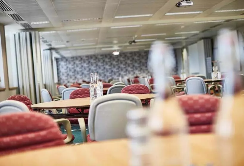 Hotel Kents Hill Park Training & Conference Centre