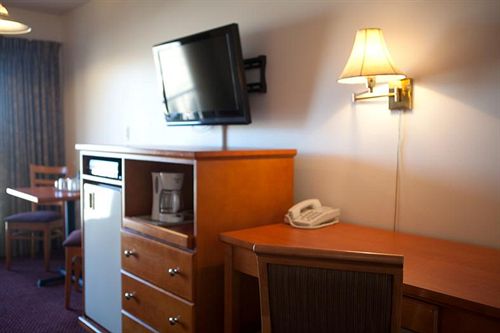 فندق Maverick Motor Inn