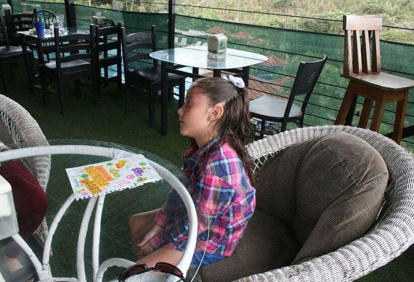 هتل Monte Campana Heredia