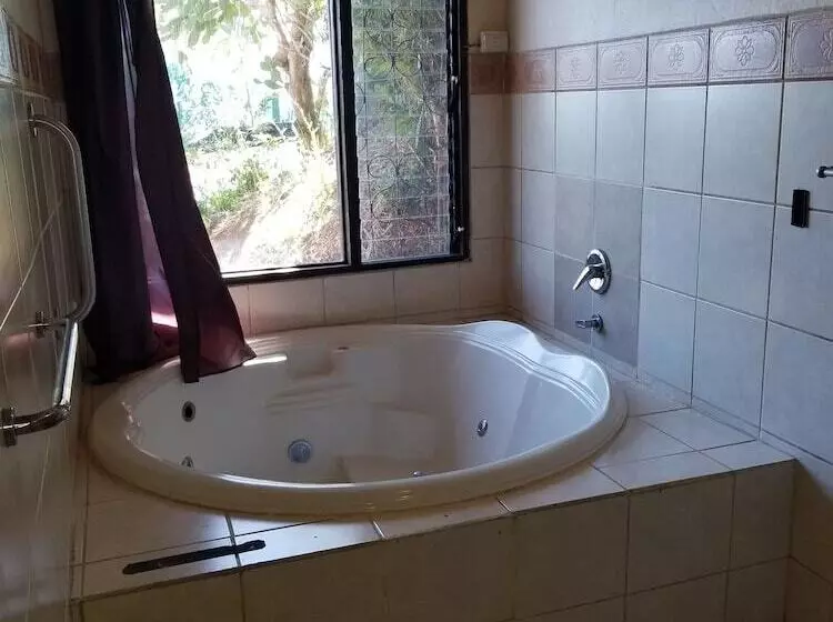 فندق Monte Campana Heredia