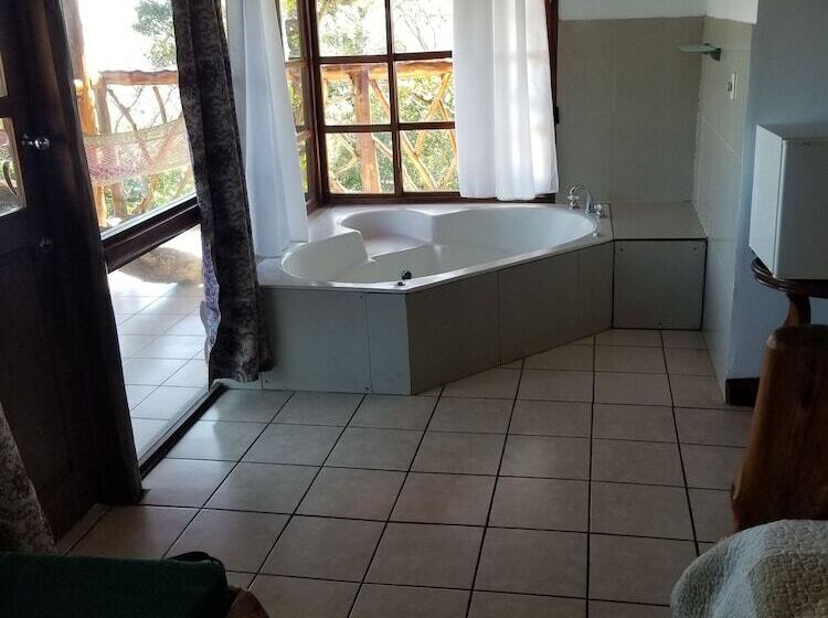 هتل Monte Campana Heredia