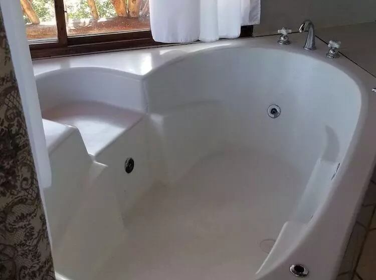 فندق Monte Campana Heredia