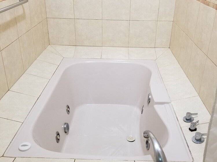 هتل Monte Campana Heredia