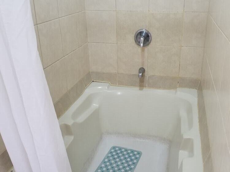 هتل Monte Campana Heredia