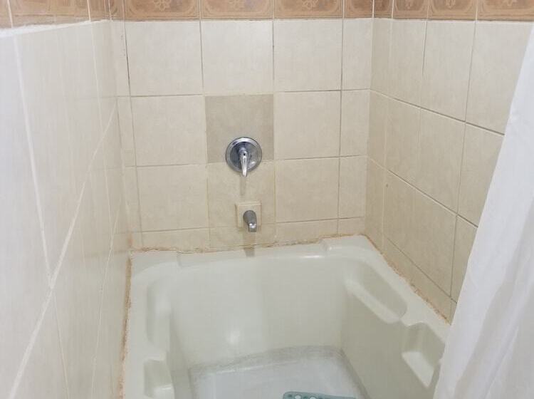 هتل Monte Campana Heredia