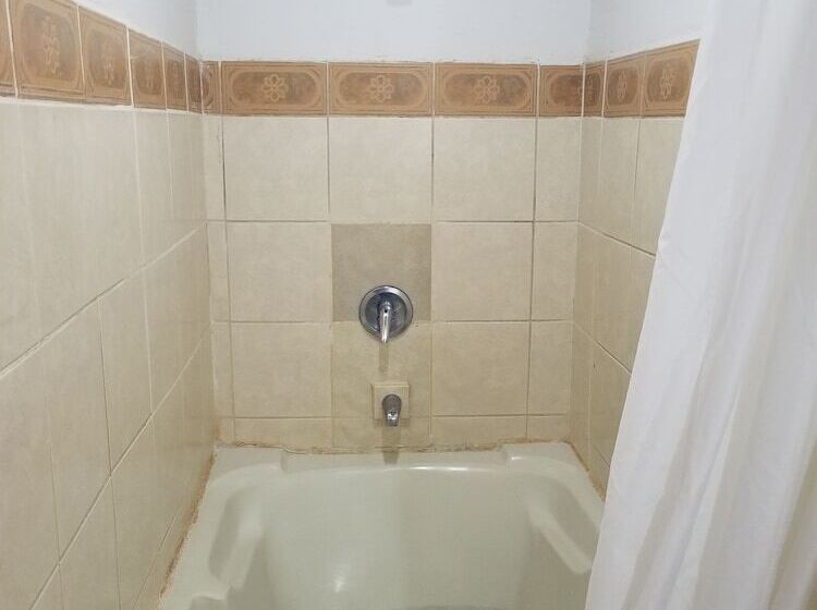 هتل Monte Campana Heredia