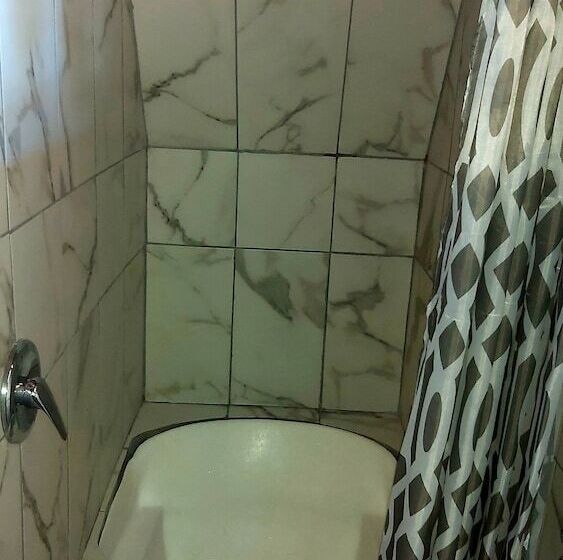 هتل Monte Campana Heredia