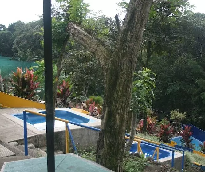 فندق Monte Campana Heredia