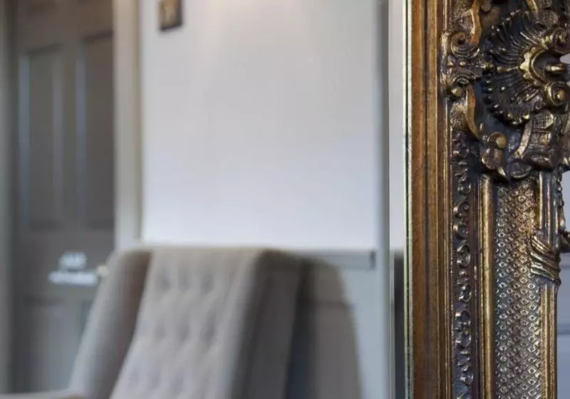 Hotel Vanbrugh House