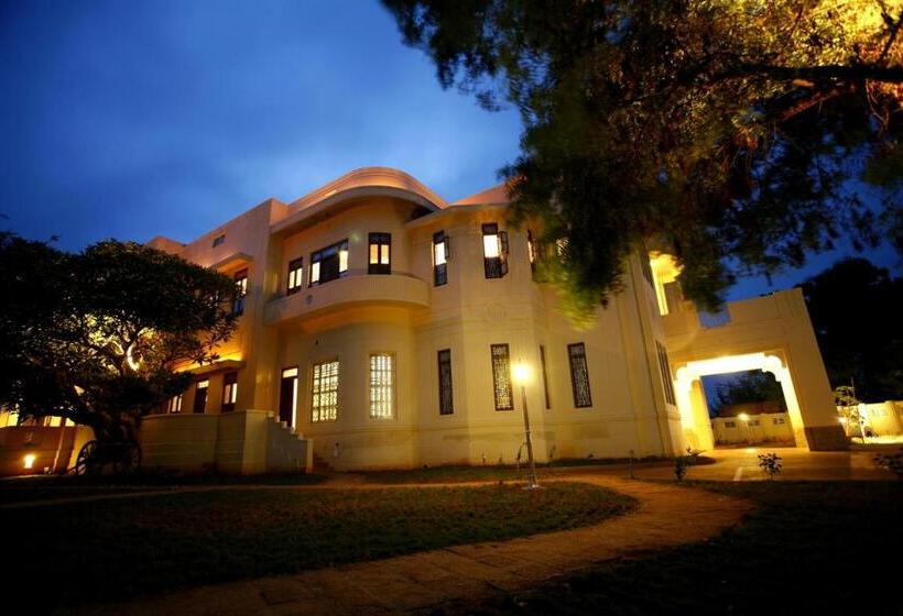 בית מלון כפרי Visalam Chettinad Palace   A Cgh Earth Experience