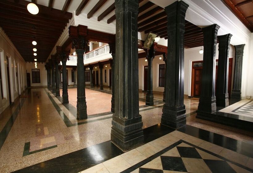 בית מלון כפרי Visalam Chettinad Palace   A Cgh Earth Experience