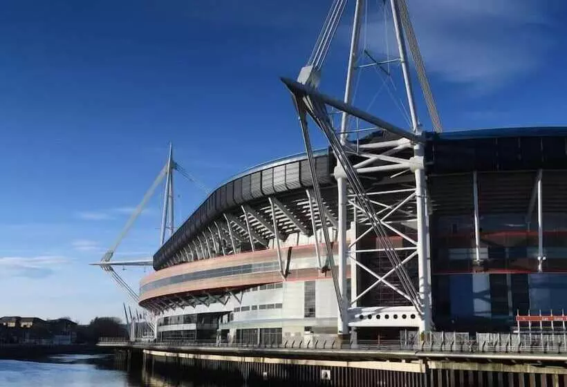 هاستل Mrs Potts