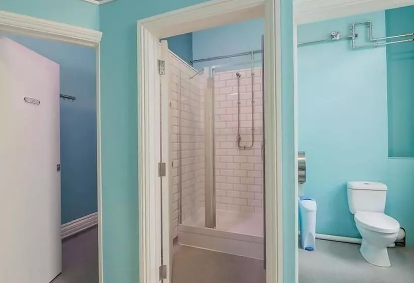 هاستل Mrs Potts