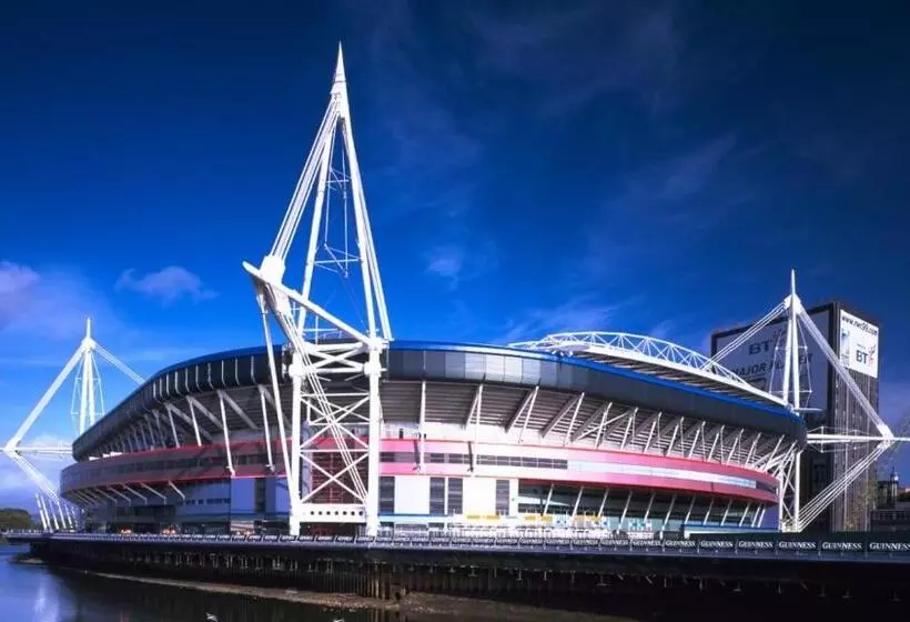 هاستل Mrs Potts