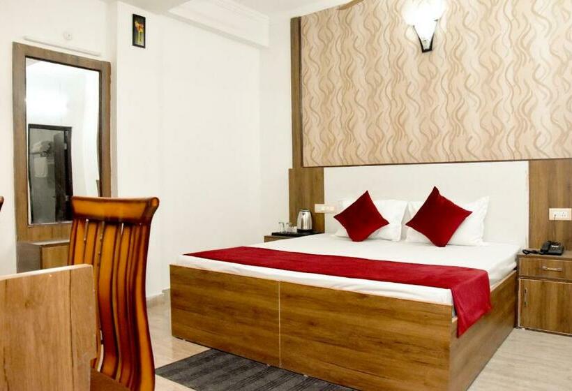 ホテル Kasauli Green View