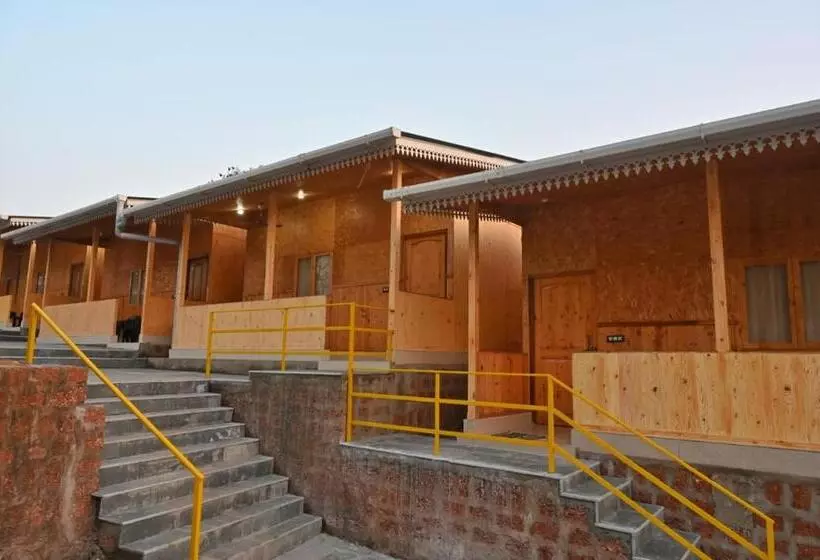 هتل Santanas Wooden Cottages