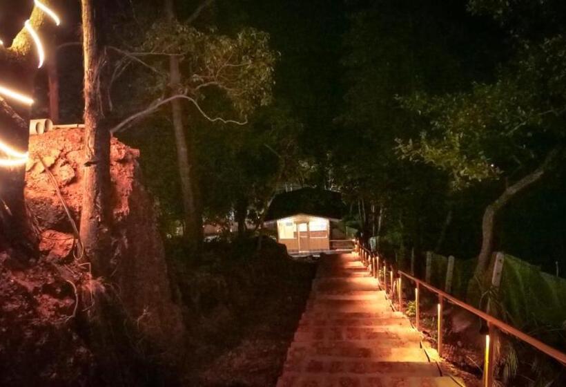 Hotel Santanas Wooden Cottages